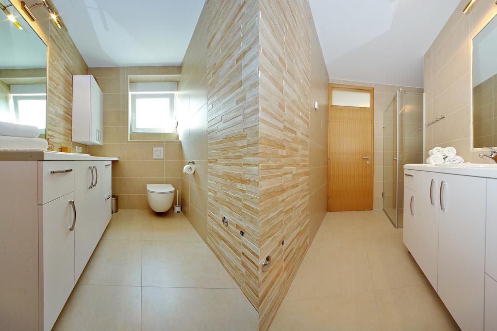Luxury Apartments Sikiric With Fantastic View On The Sea Bibinje Buitenkant foto